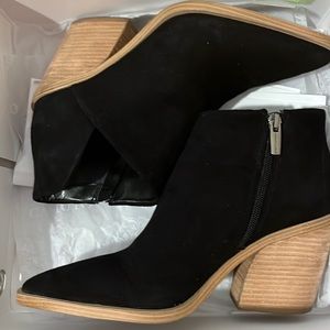 Vince Camuto VC-GRENDAN Black true suede ankle boots 8.5 US